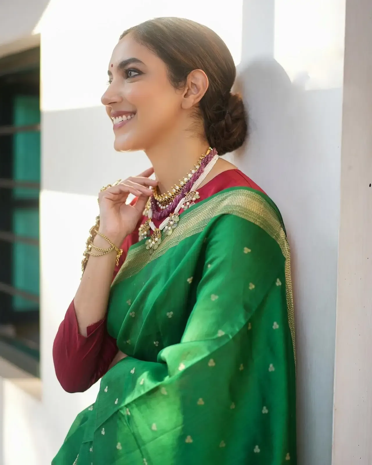 SOUTH INDIAN ACTRESS RITU VARMA IN TRADITIONAL GREEN SAREE 3